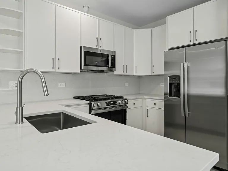 436 S Maple Ave #202 — Photo 8