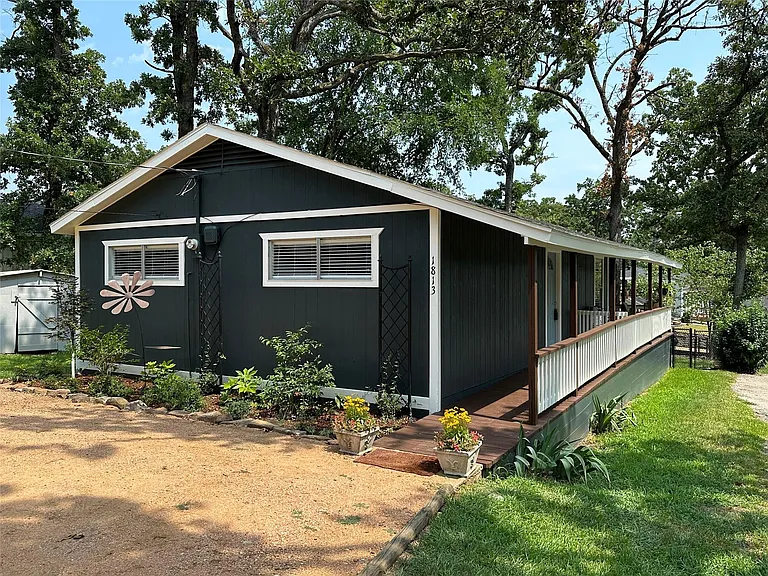 1813 Oak Shore Dr — Photo 14