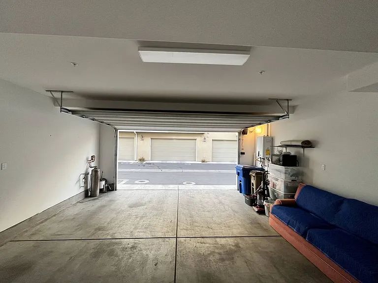 226 Bainbridge Ct — Photo 14