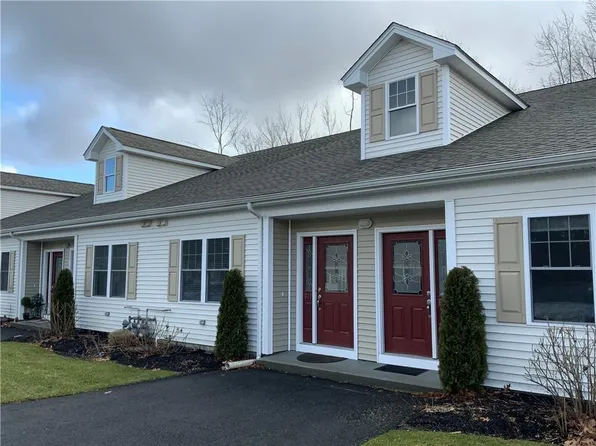 6 Gray Coach Ln APT 610, Cranston, RI 02921