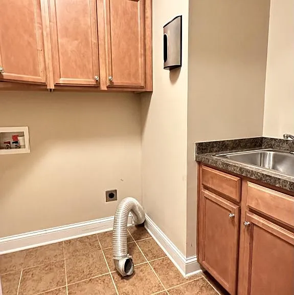 2928 Prioress Dr — Photo 13