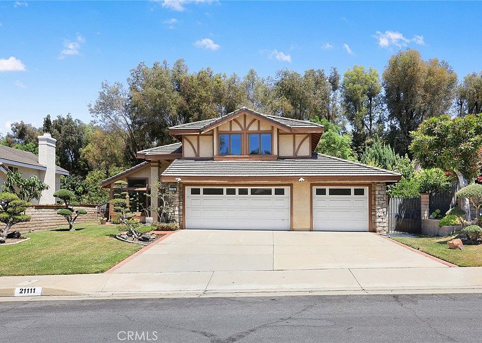 1st image of 21111 Valleyview Dr