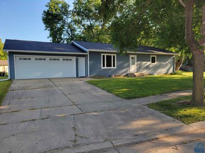 1711 Vonnie St, Vermillion, SD, 57069