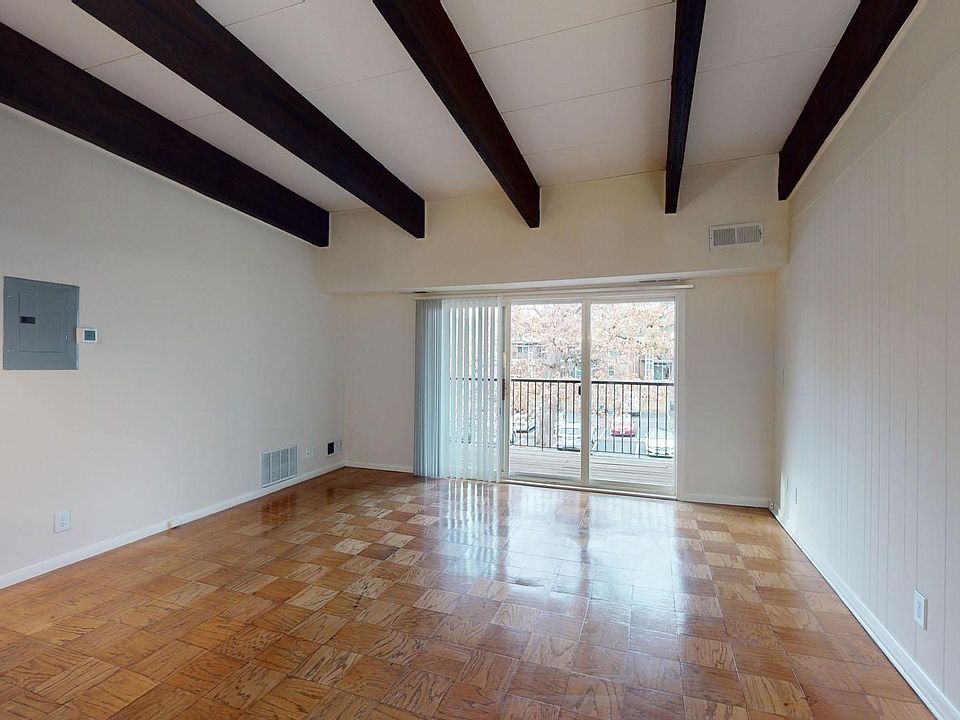 1st image of 400 Engamore Ln APT 205