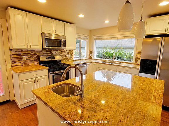 3rd image of 7021 151st Ave NE