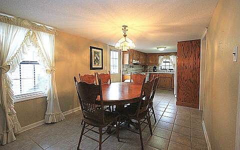 4th image of 188 Coletown Cir