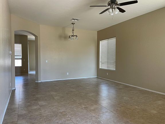 3rd image of 2558 E Wildhorse Pl