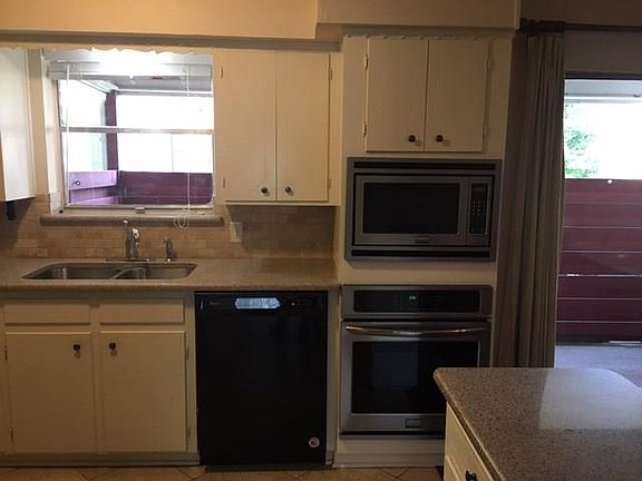 4th image of 4718 Amesbury Dr #A