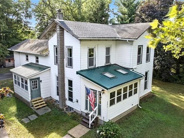 3571 Fruit Ave, Medina, NY 14103