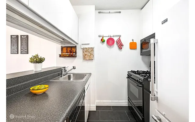 Sold by Douglas Elliman | media 4