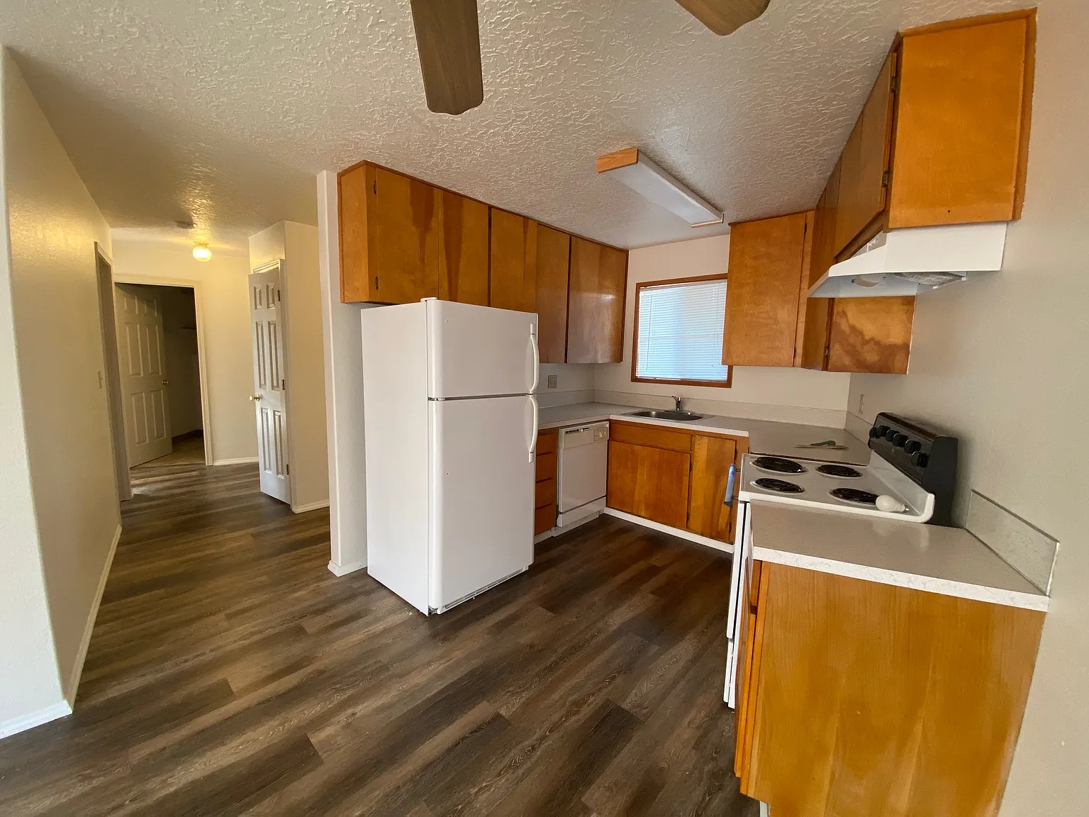 Madrona Place Apts - C-3 — Photo 2