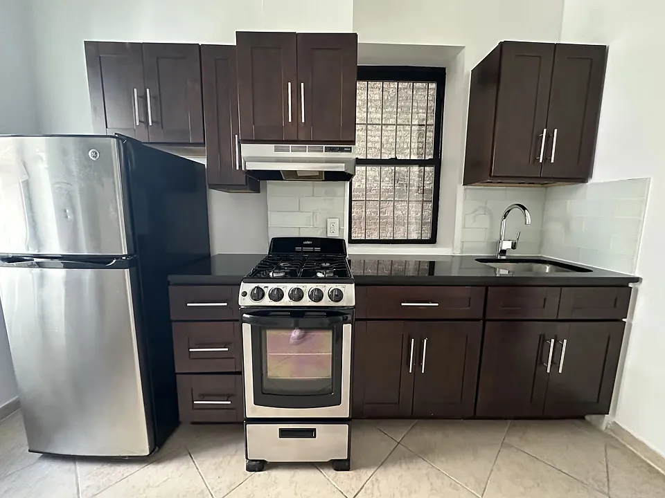221 W 105th St #1RE