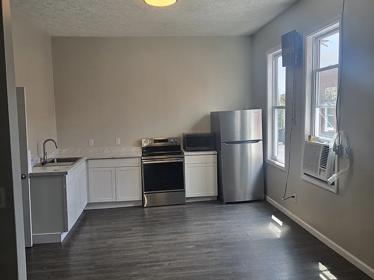 117 S Price St #B — Photo 2