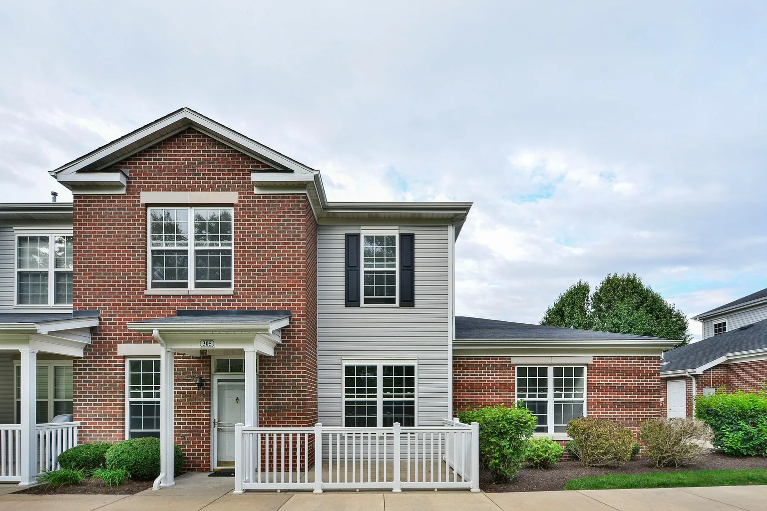 305 Sonie Dr photo 1