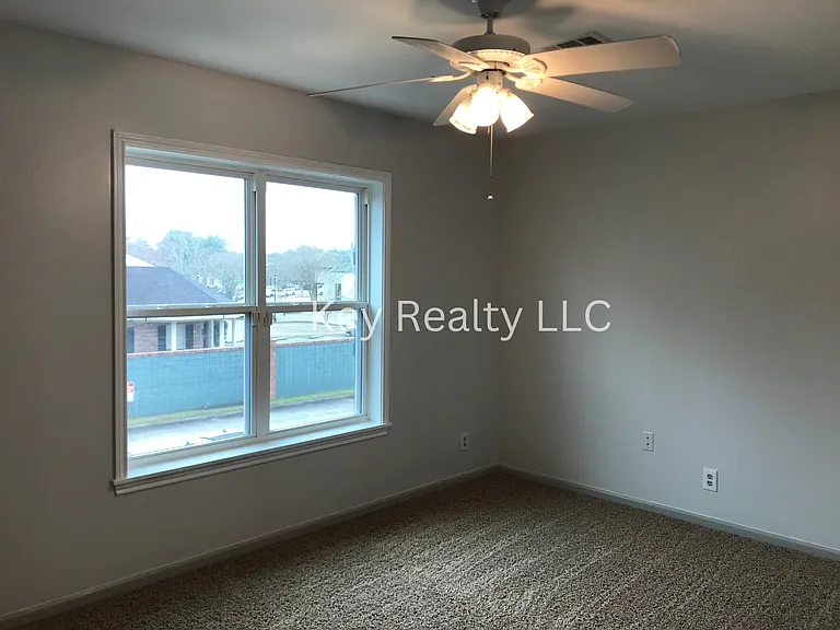 999 Bayou Trace Dr — Photo 14
