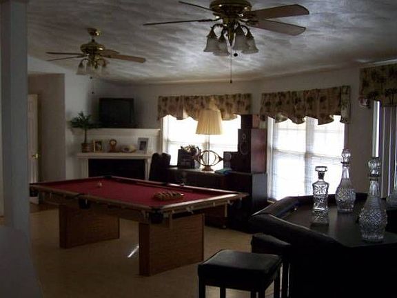 Game room upstairs
