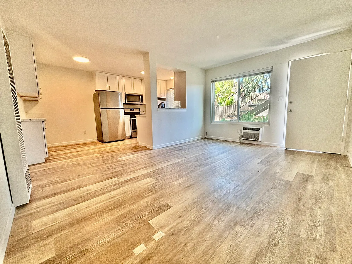 Building Photo - 4429 Arizona St #3