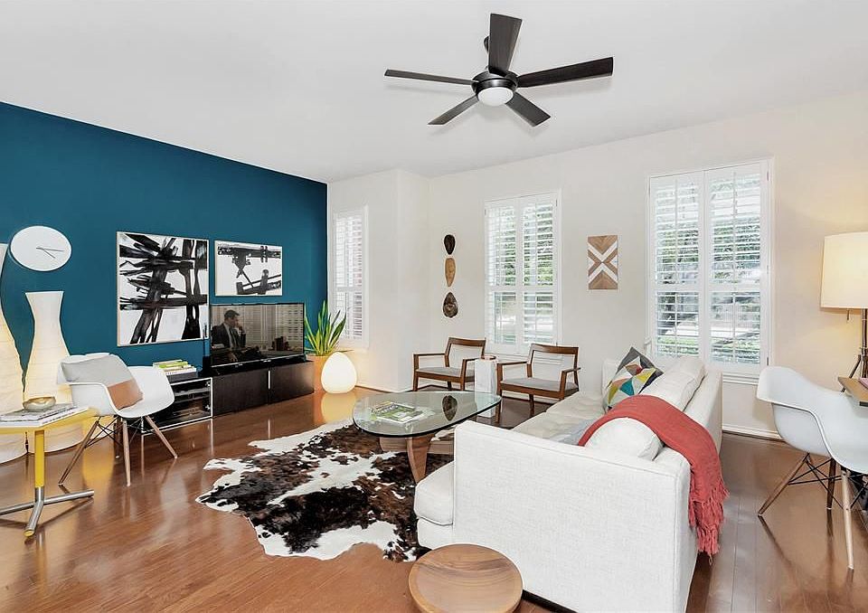 1st image of 3011 N Heights Hollow Ln