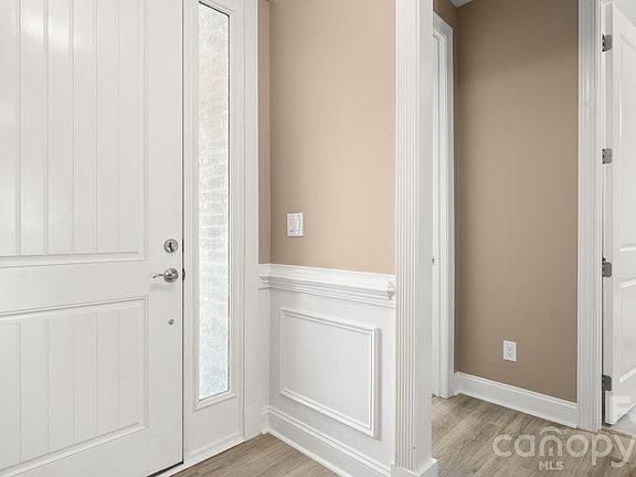 4th image of 2696 Suffolk Pl