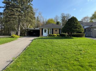 19 Huron Ct, Aurora, ON L4G 2X7