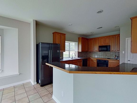 5th image of 933 Trailwood Dr