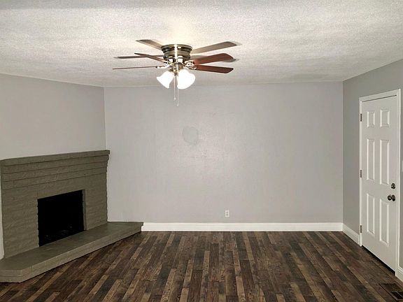 5th image of 2320 W Garland Ave