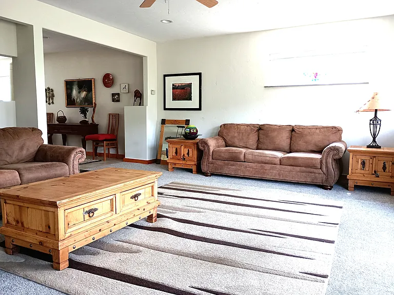 73 Cooper Dr — Photo 2