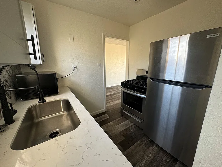 740 E Turney Ave #3 — Photo 4