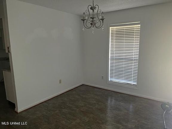 5th image of 103 Kentwood Ln