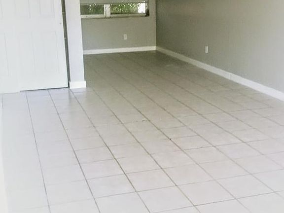3rd image of 2241 Euclid Ave APT 1