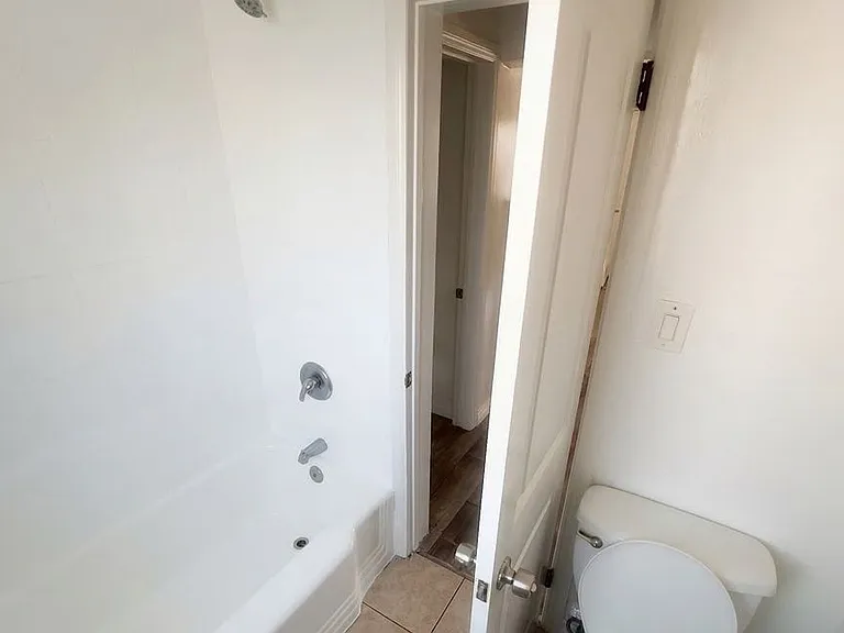 2715 San Marino St #5.5 — Photo 4