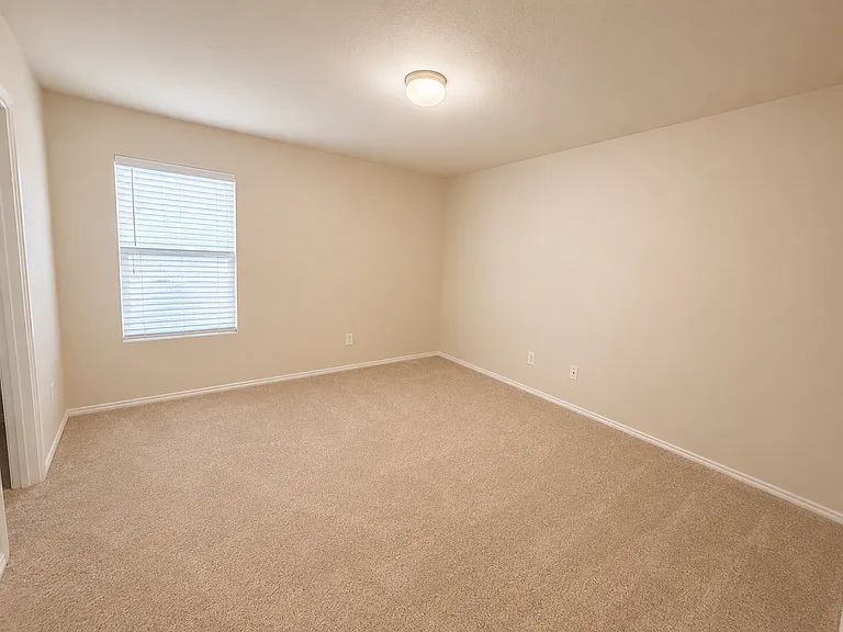 1700 White Rock Ct — Photo 7