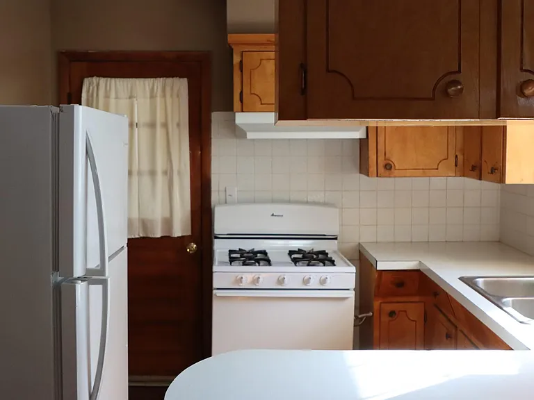 210 Montgomery St #210 — Photo 8
