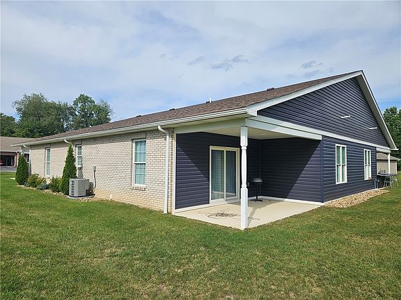 2nd image of 562 Woodhawk Ln