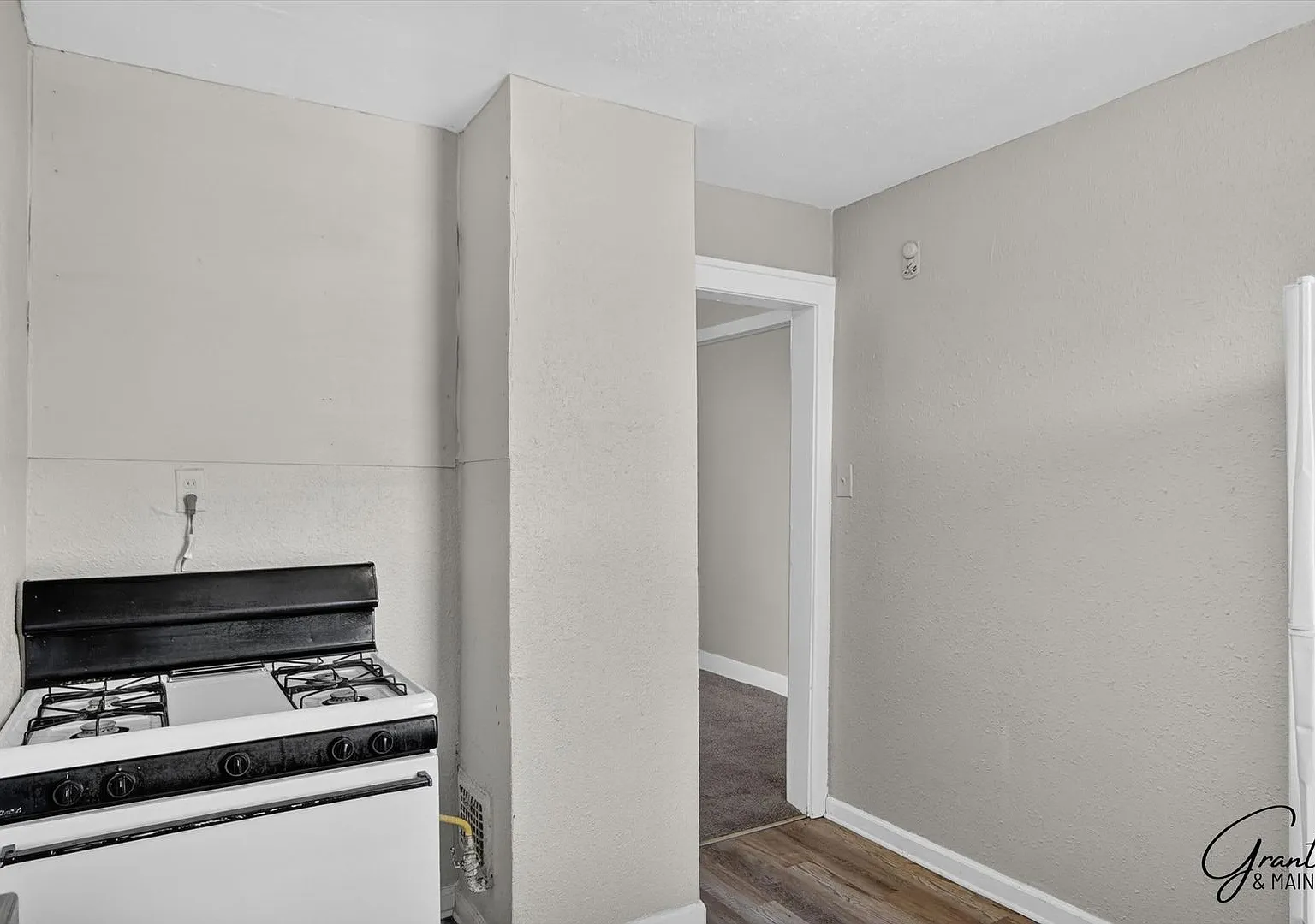 13528 Ardmore - 13529 Ardmore LLC — Photo 4
