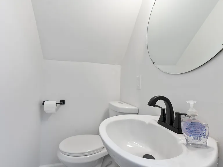 4124 Gregory Manor Cir SW — Photo 32