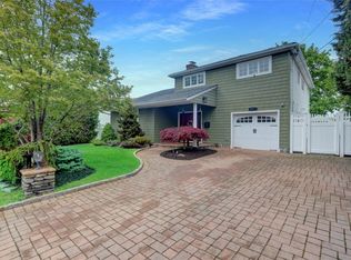 2867 Wynsum Ave, Merrick, NY 11566