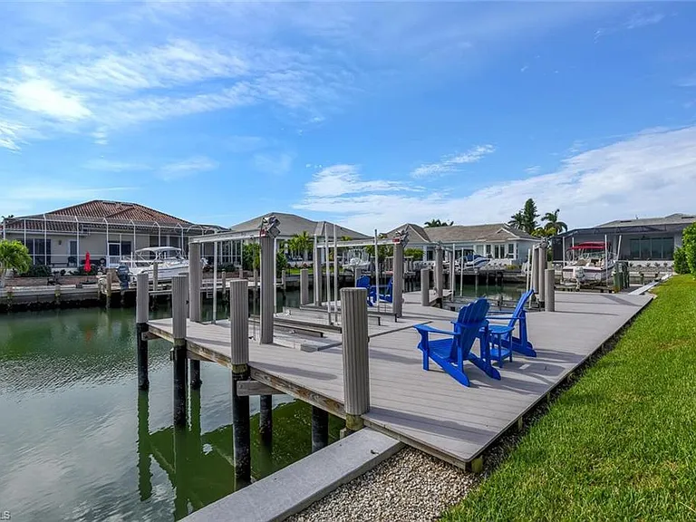 1621 Begonia Ct — Photo 46