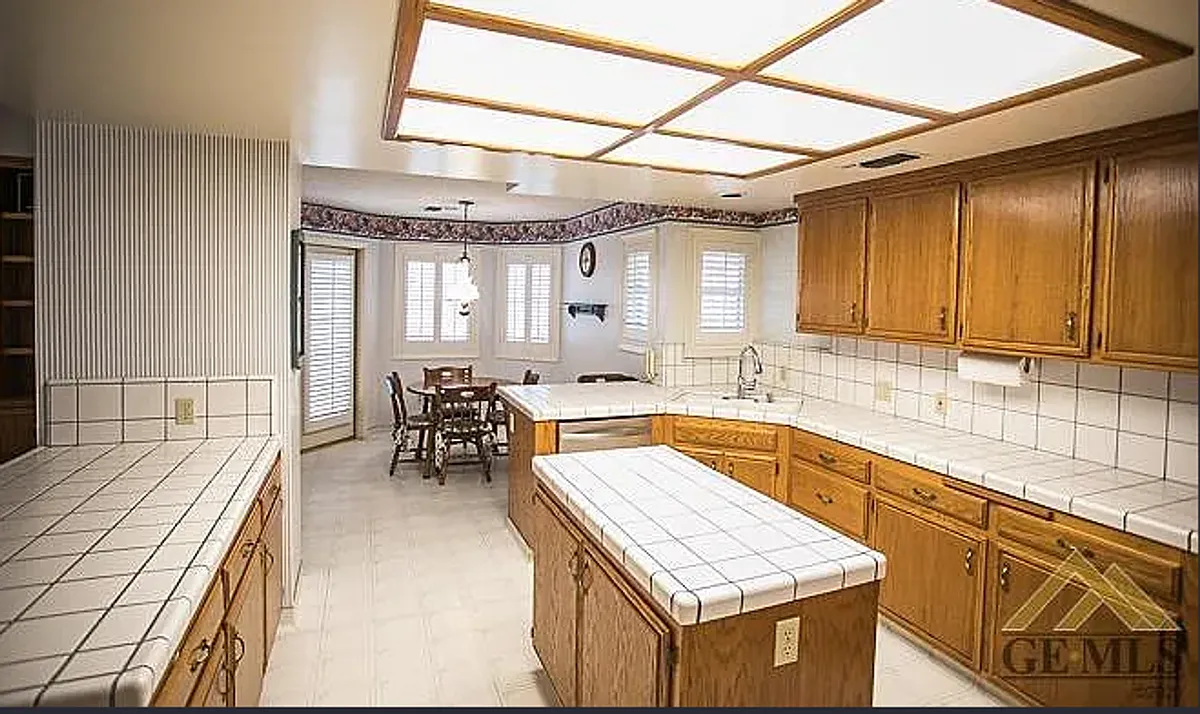 Building Photo - 5021 Panorama Dr