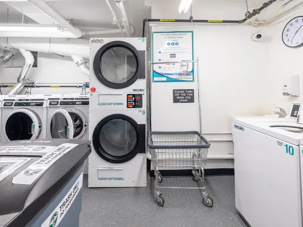 2390 Palisade Avenue image 20 of 24