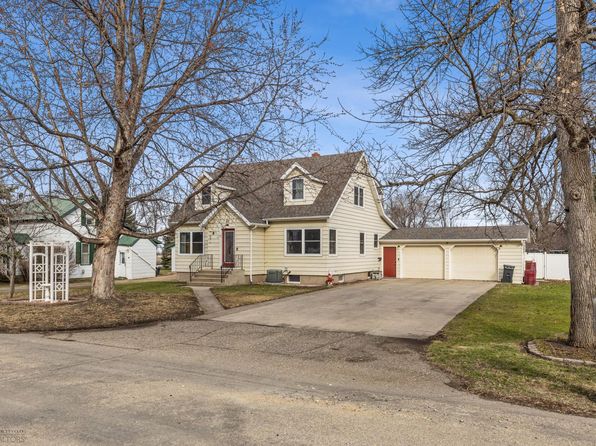 22 3rd St N, Sabin, MN 56580