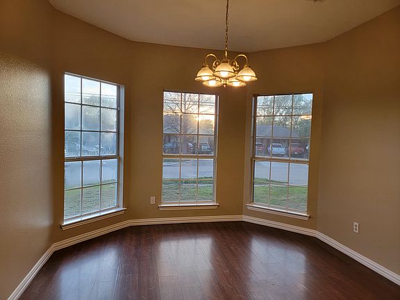2nd image of 2518 Kenesaw Dr