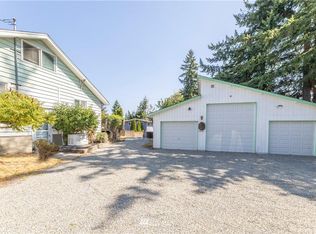 20712 8th Ave S, Seattle, WA 98198