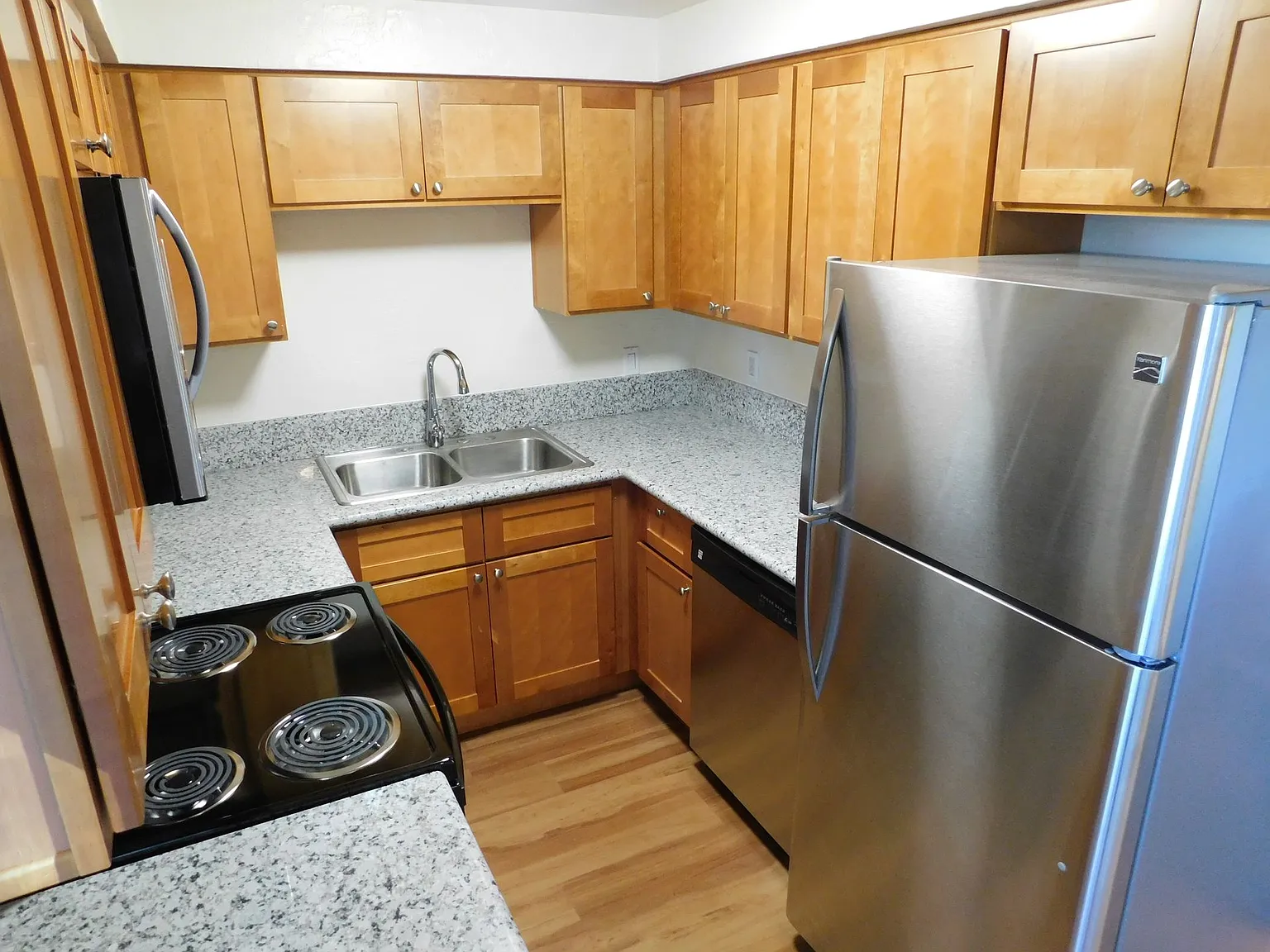 Lakeside Manor Townhomes — Photo 1