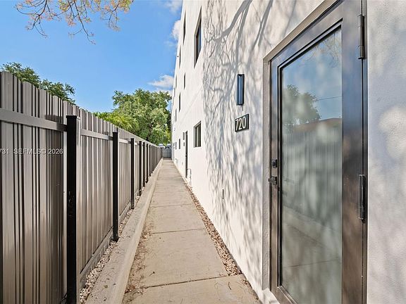 2nd image of 726 NW 55th Ter #726