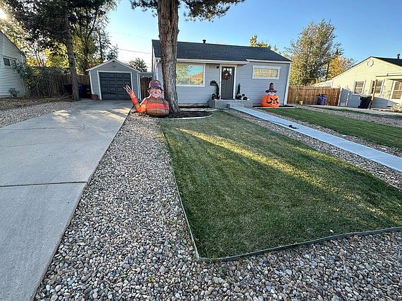 3rd image of 2655 S Green Ct