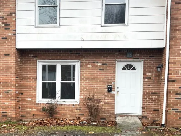 35 Hawk Court, Wheeling, WV 26003