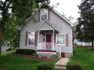518 N 7th St, De Soto, MO 63020