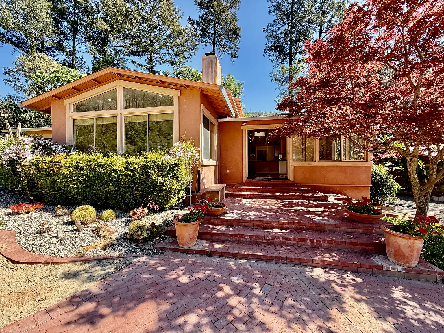 3 bed, 2500 sqft, $7,500 — Photo 2