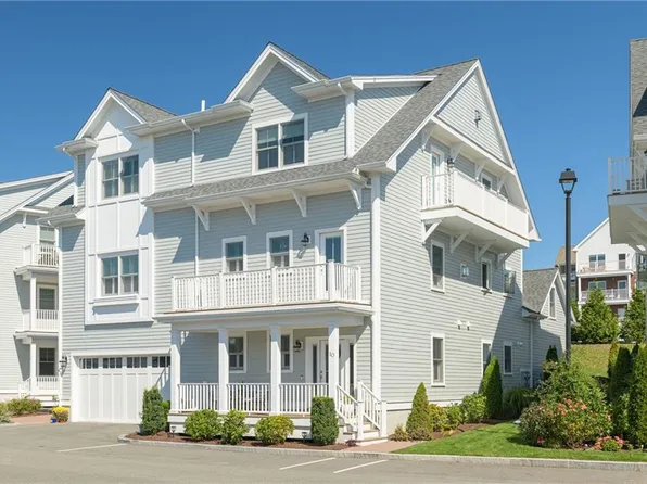 10 Kettle Point Ave, East Providence, RI 02914